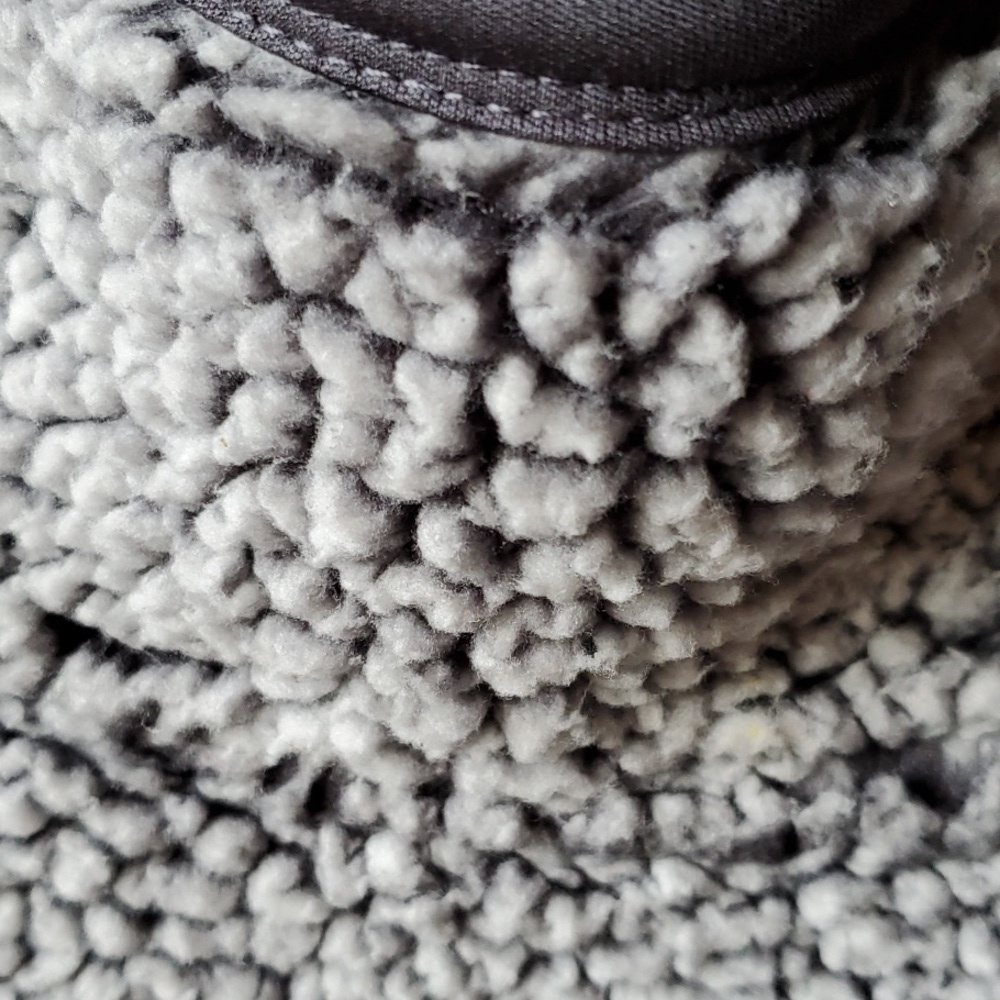 Cozy Sherpa sweatshirt gray size small - Picture 6 of 11